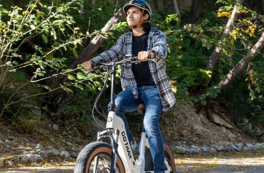 a man ride fotrax f5 ebike
