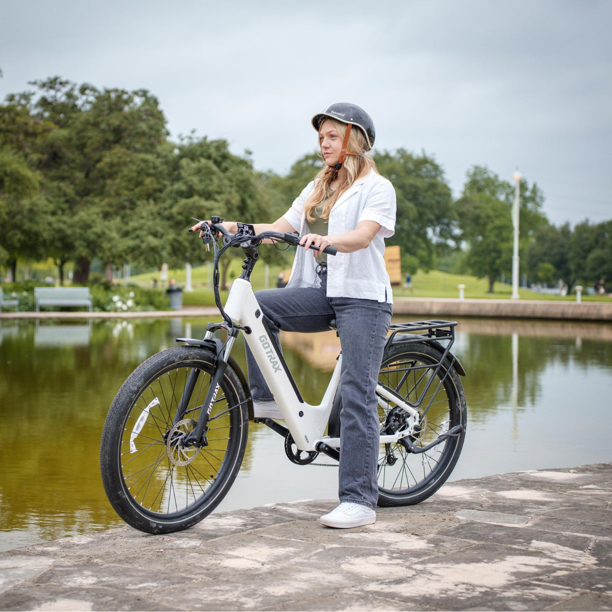 Gotrax CTI3 electric bike with rear rack