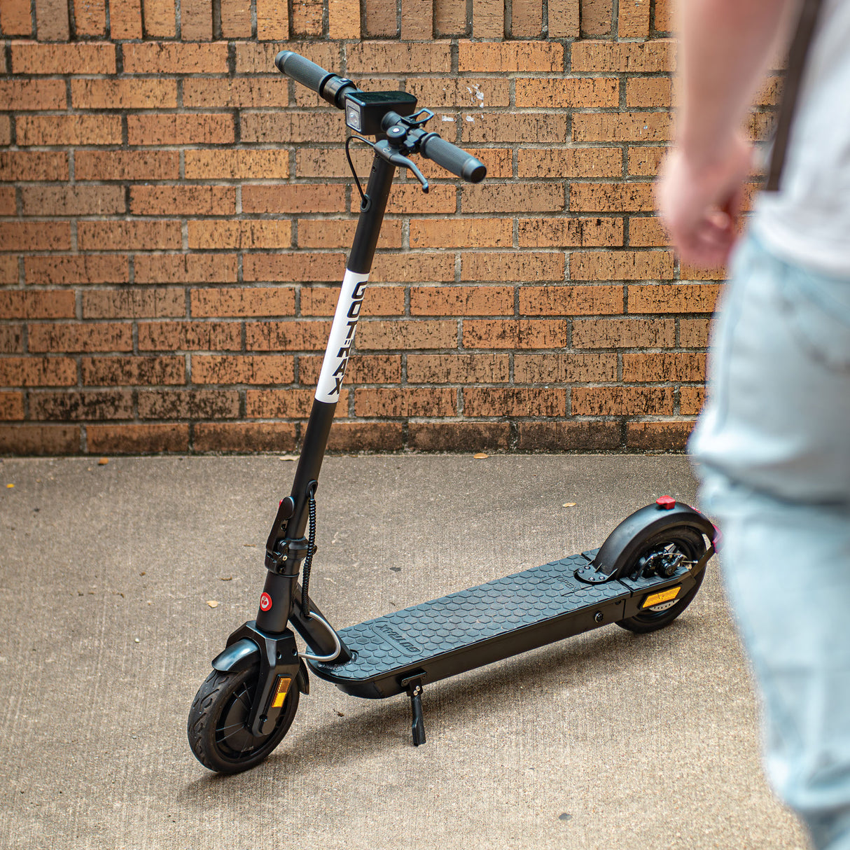 Fusion Electric Scooter 11"28KPH | 22KM Range(🔥 Spring Sale )